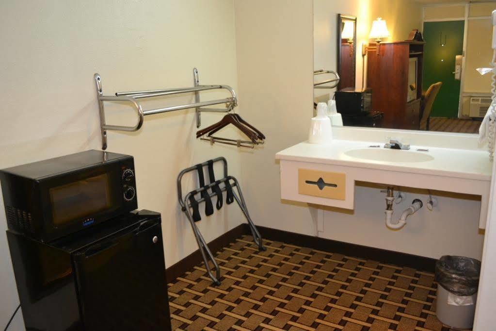 Masters Inn Augusta, GA near Riverwalk By OYO Exterior foto